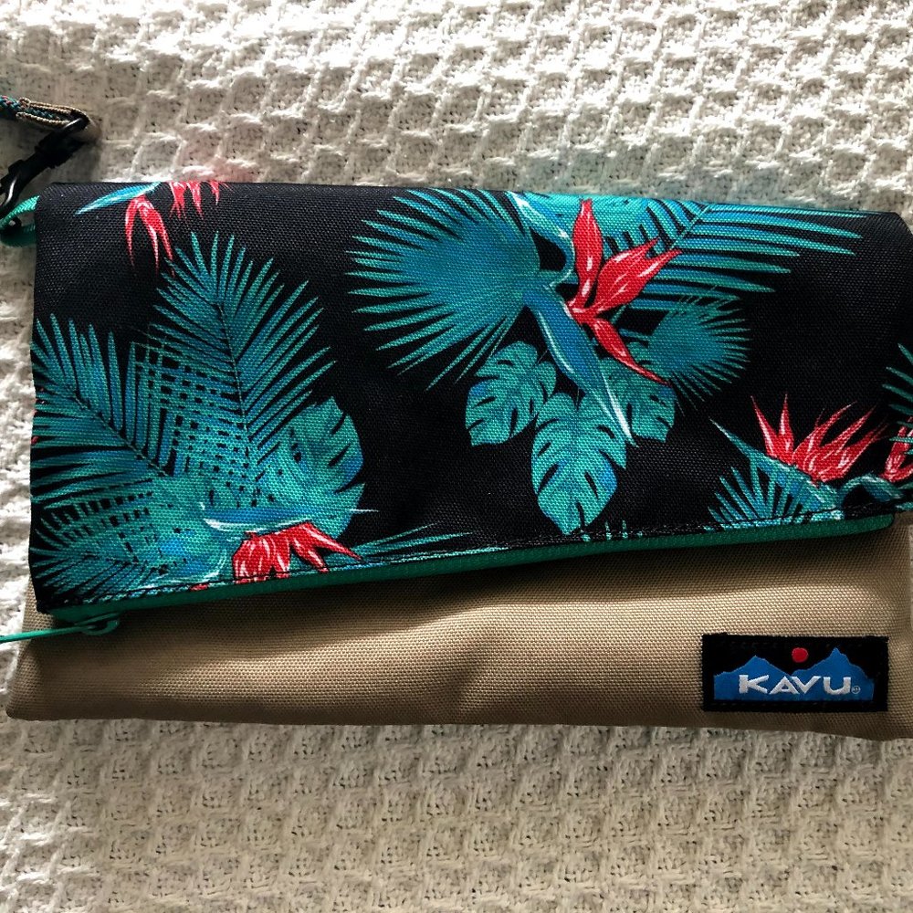 Kavu Roll-Up Clutch Purse